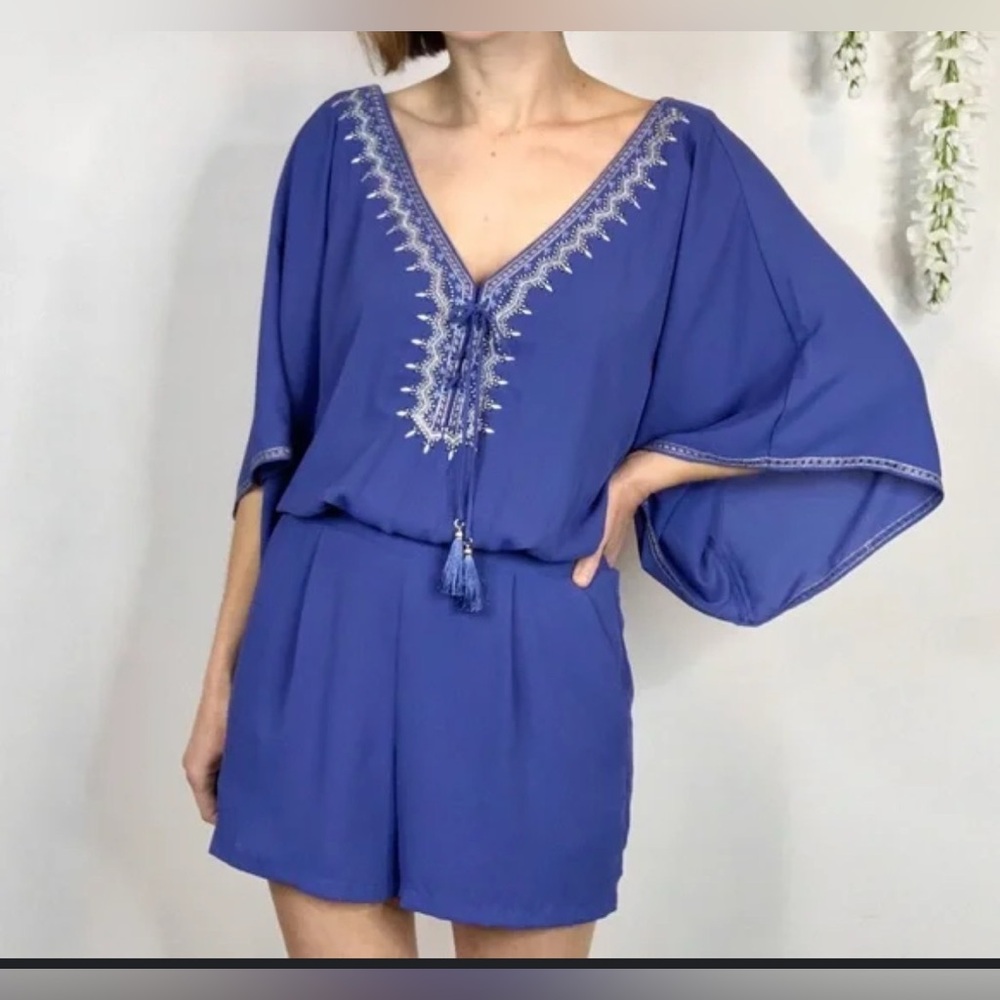 EUC White House Black Market Blue V-Neck Romper with Embroidered Details Size 2